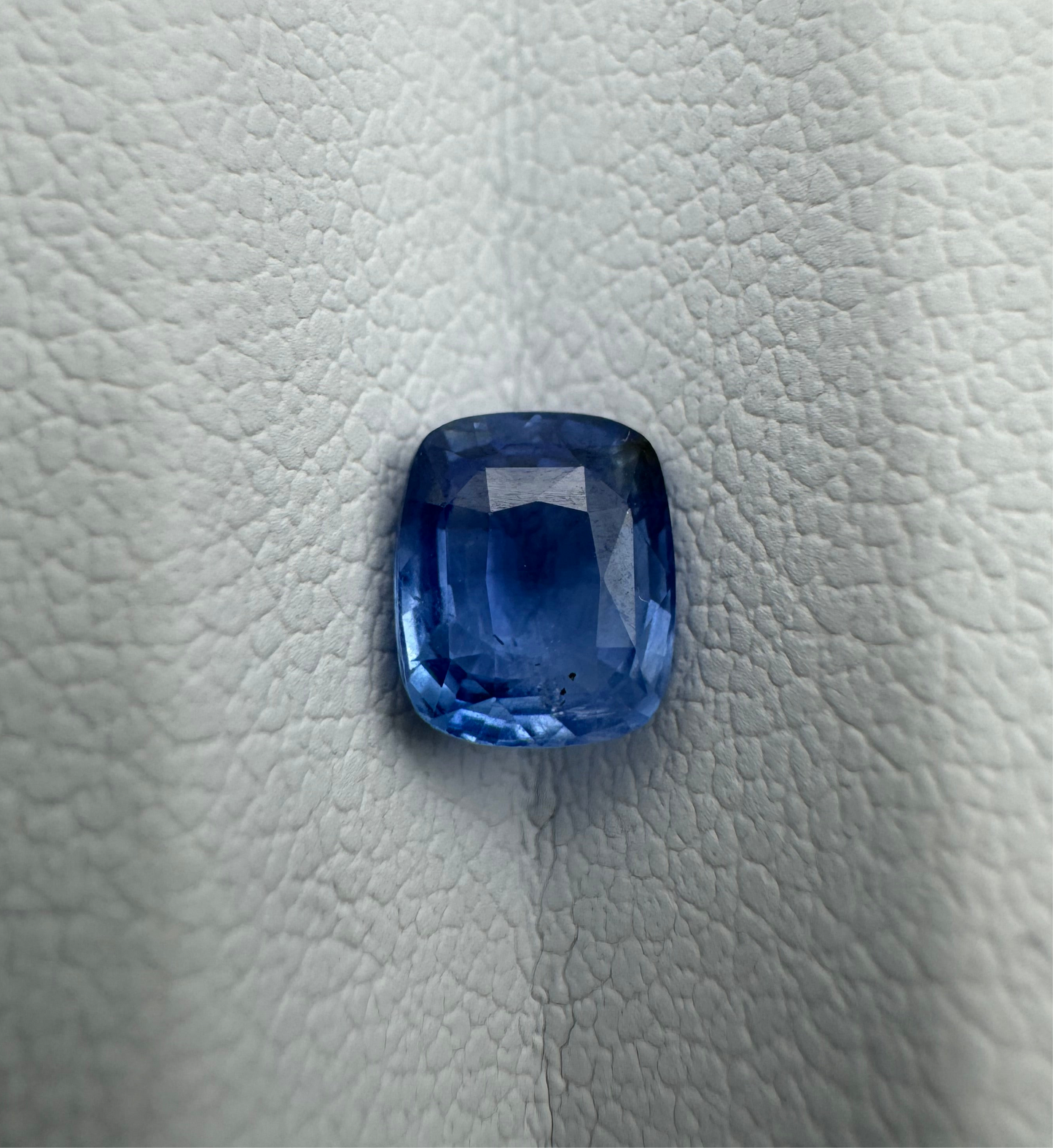 blauer Saphir, 1.00 Karat, unbehandelt