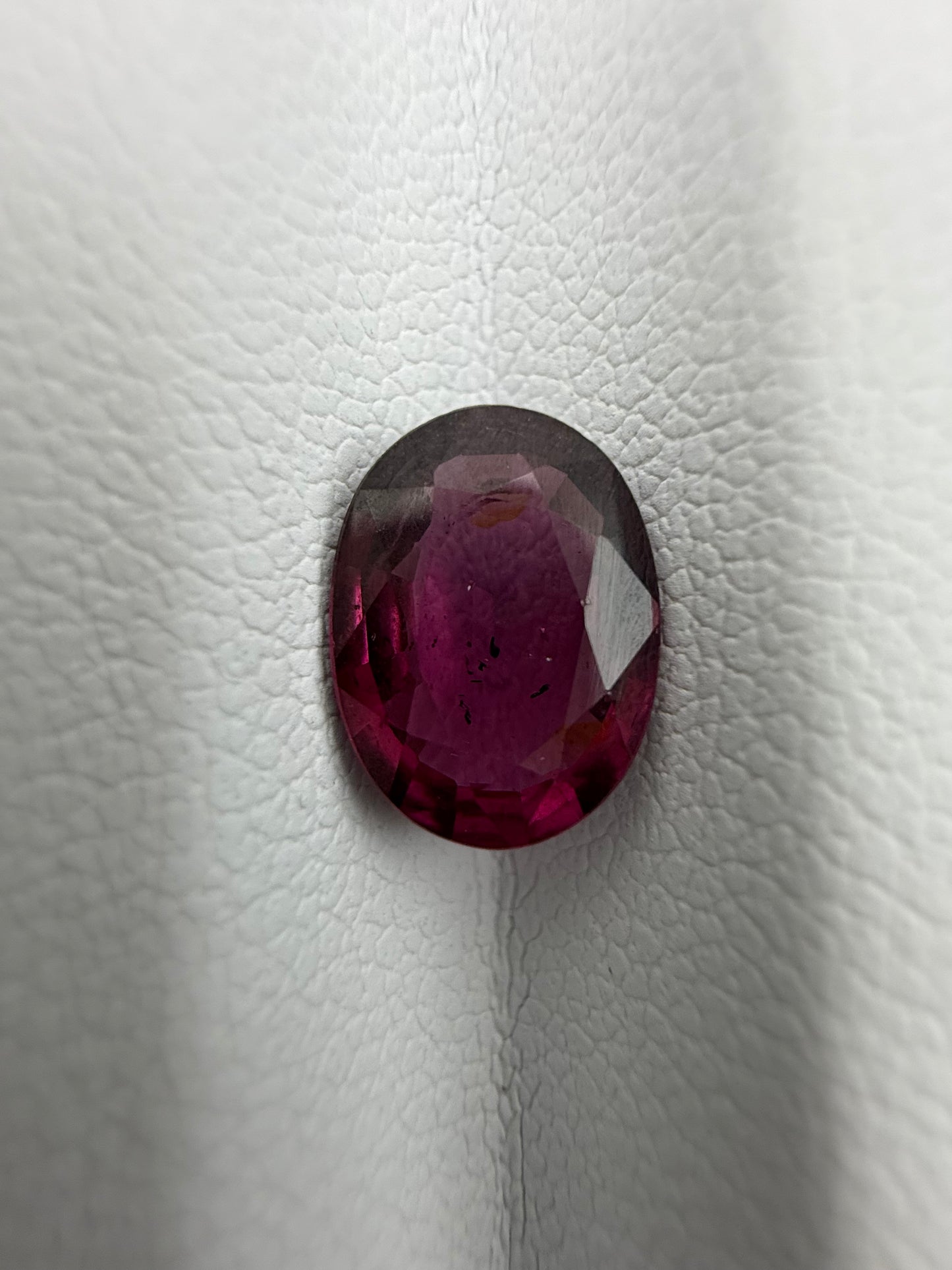 Granat, 2.10 Karat, unbehandelt