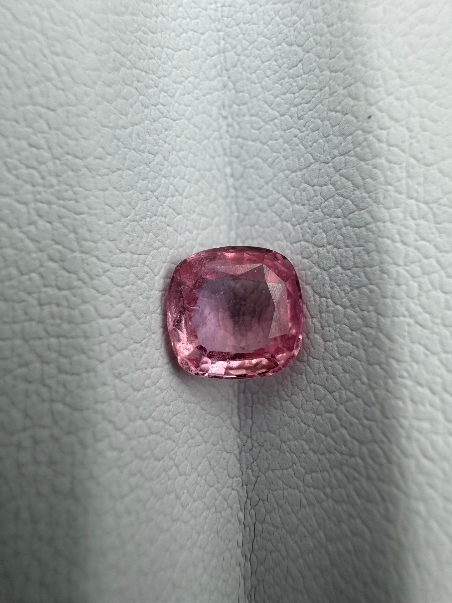 pinker Saphir, 1.07 Karat, erhitzt