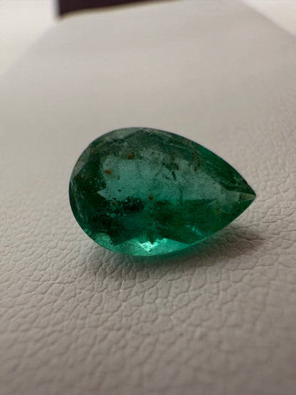Sambischer Smaragd, 1.60 Karat, minor oil