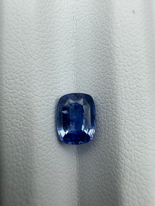 blauer Saphir, 2.18 Karat, erhitzt