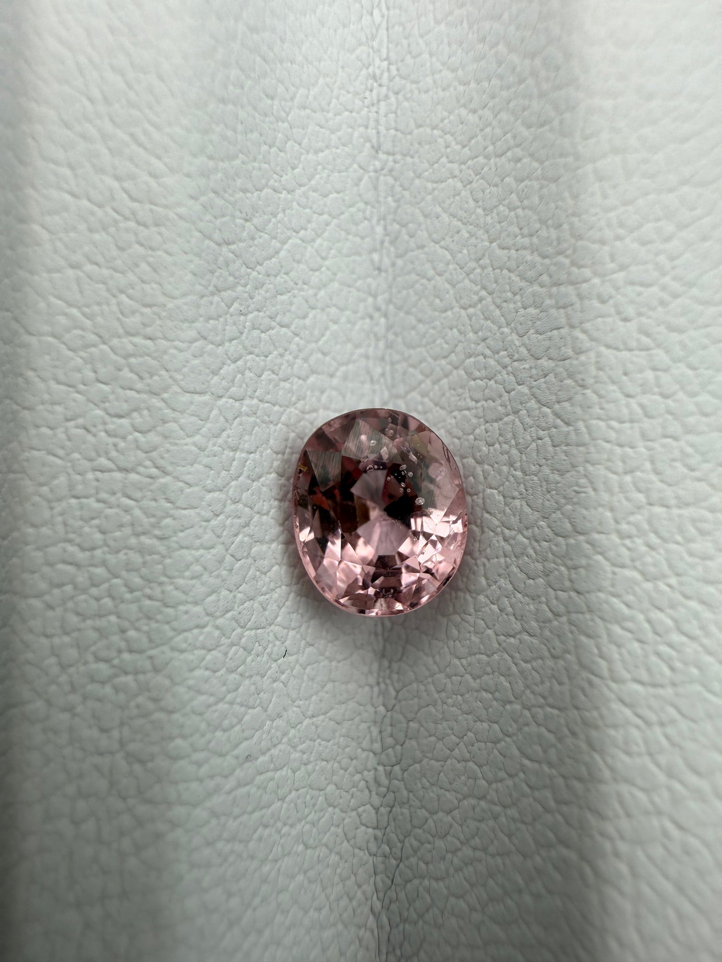 pinker Spinell, 1.16 Karat, unbehandelt
