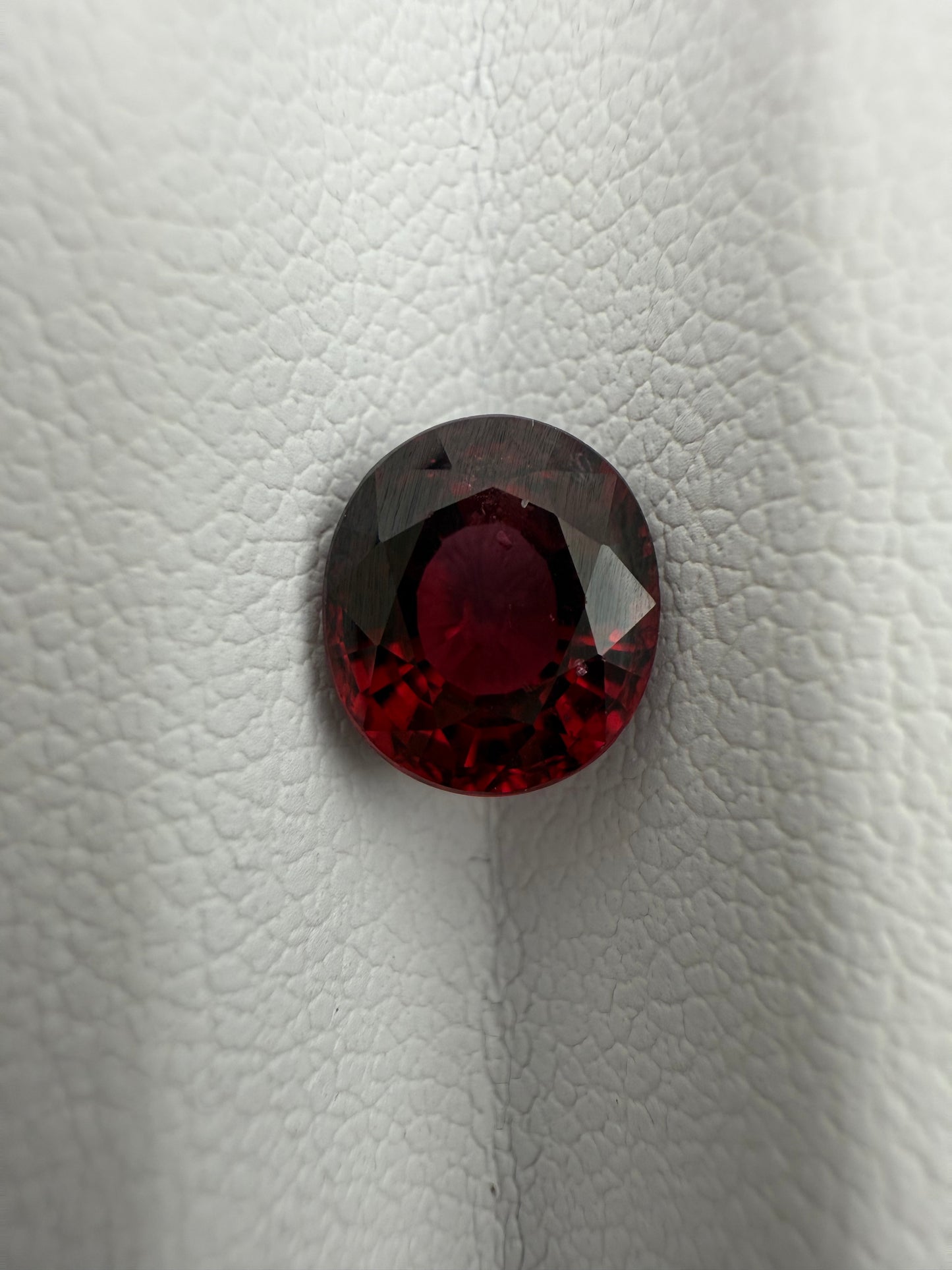 Granat, 1.71 Karat, unbehandelt