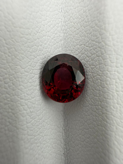 Granat, 1.71 Karat, unbehandelt