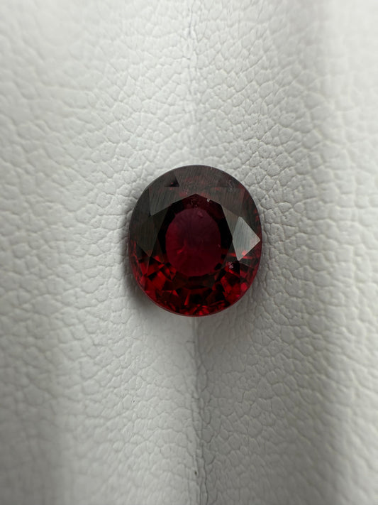 Granat, 1.71 Karat, unbehandelt