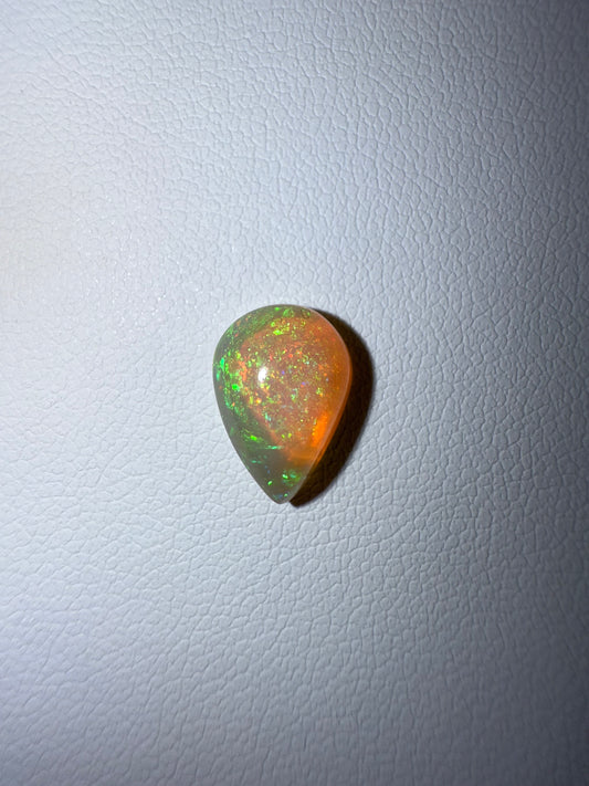 weisser Opal, 2.18 Karat