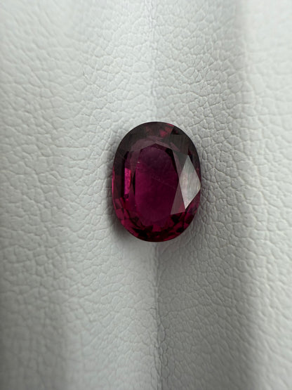 Granat, 2.28 Karat, unbehandelt
