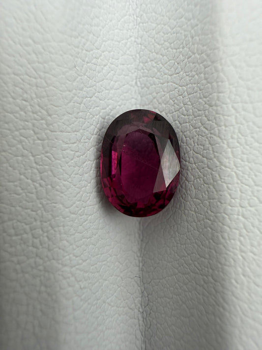 Granat, 2.28 Karat, unbehandelt