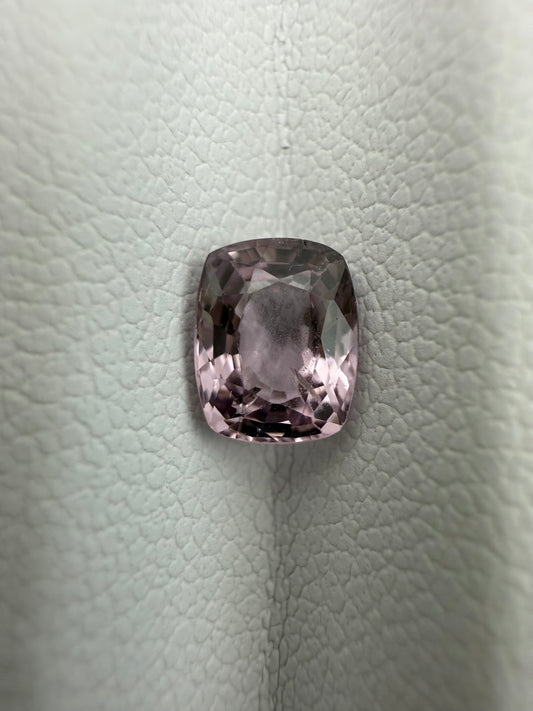pinker Spinell, 1.04 Karat, unbehandelt