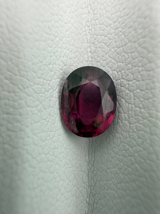 Granat, 1.34 Karat, unbehandelt