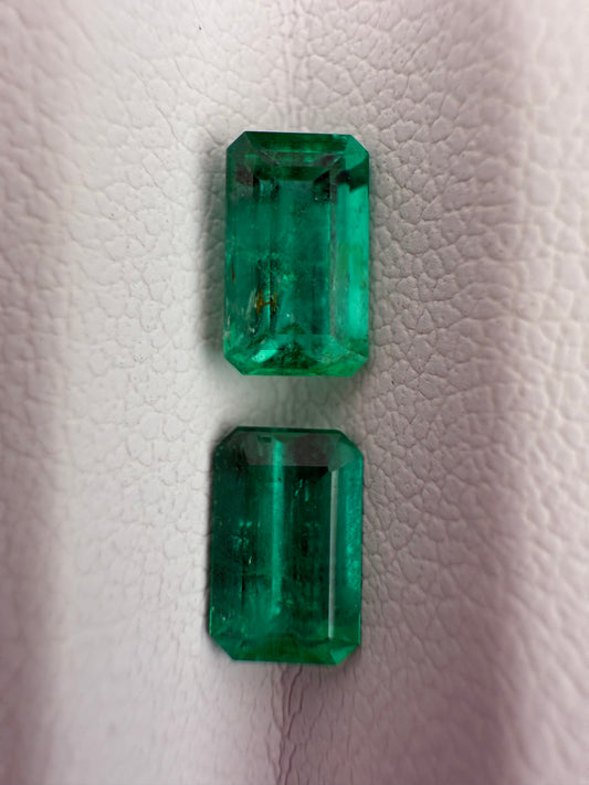 Kolumbianisches Smaragdpaar, 1.58 Karat, Minor Oil