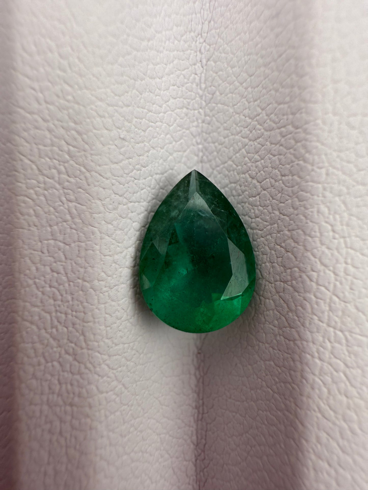 sambischer Smaragd, 1.68 Karat, minor Oil