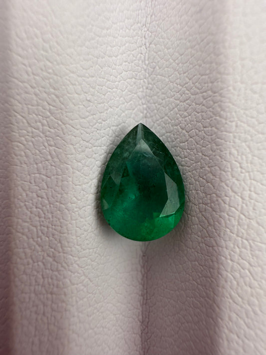 sambischer Smaragd, 1.68 Karat, minor Oil