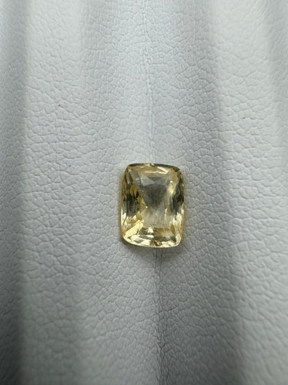 gelber Saphir, 1.58 Karat, unbehandelt