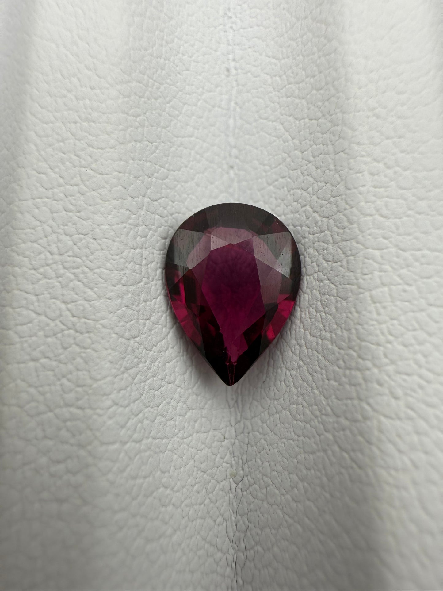 Granat, 1.81 Karat, unbehandelt