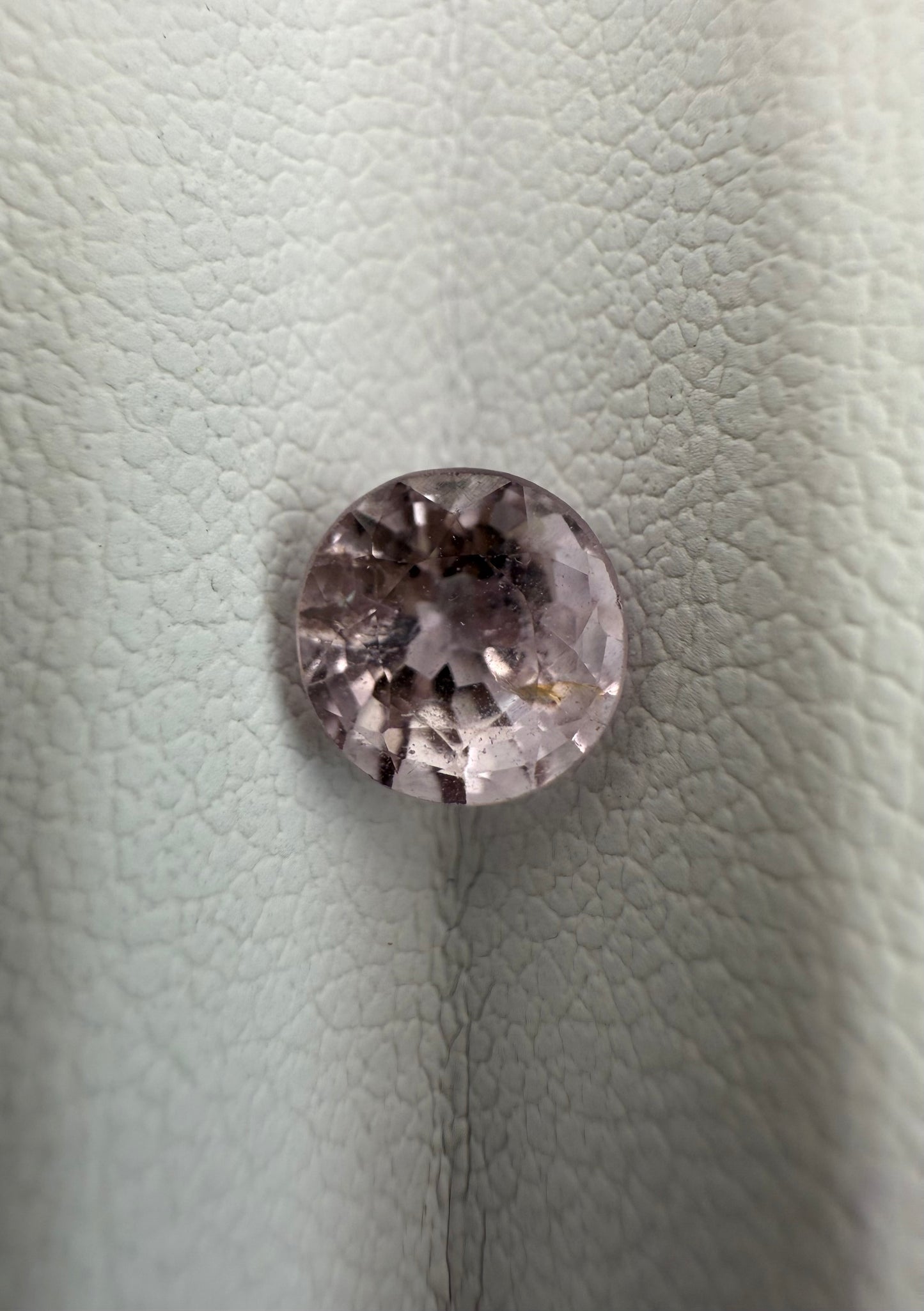 pinker Spinell, 1.05 Karat, unbehandelt