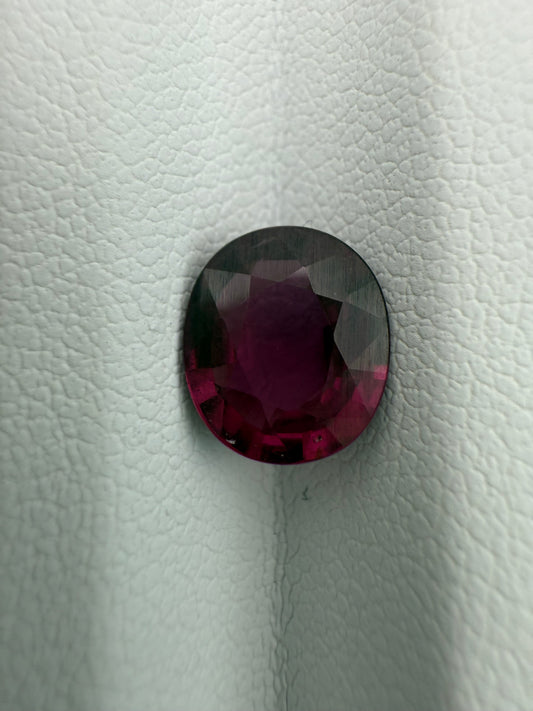 Granat, 2.31 Karat, unbehandelt