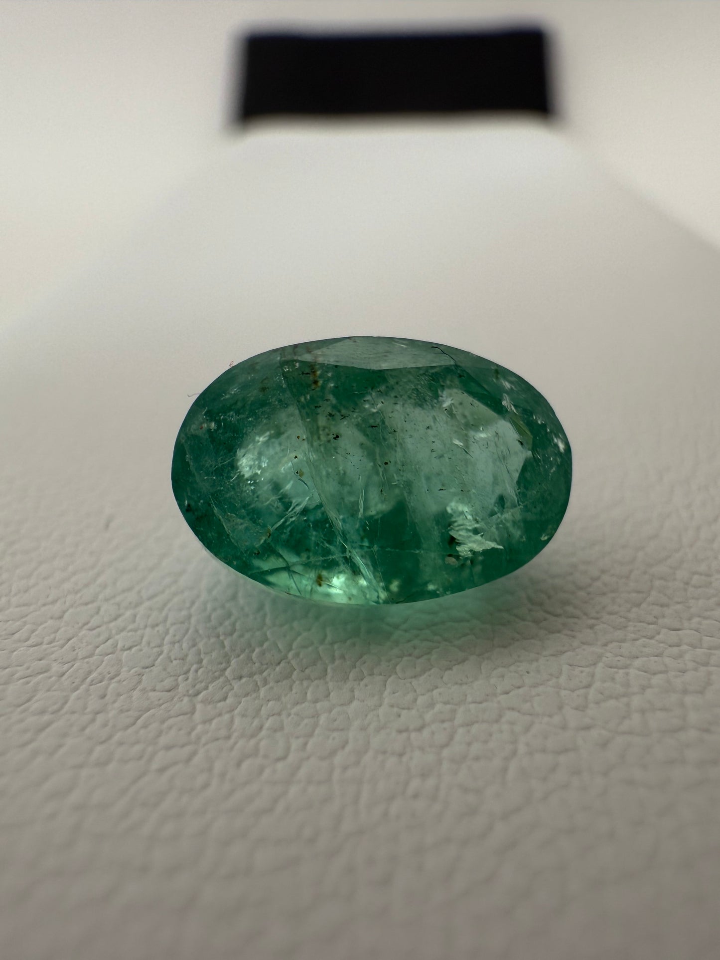 Sambischer Smaragd, 3.18 Karat, minor Oil