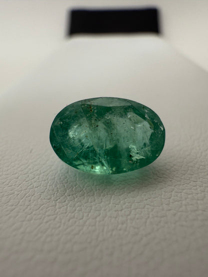 Sambischer Smaragd, 3.18 Karat, minor Oil