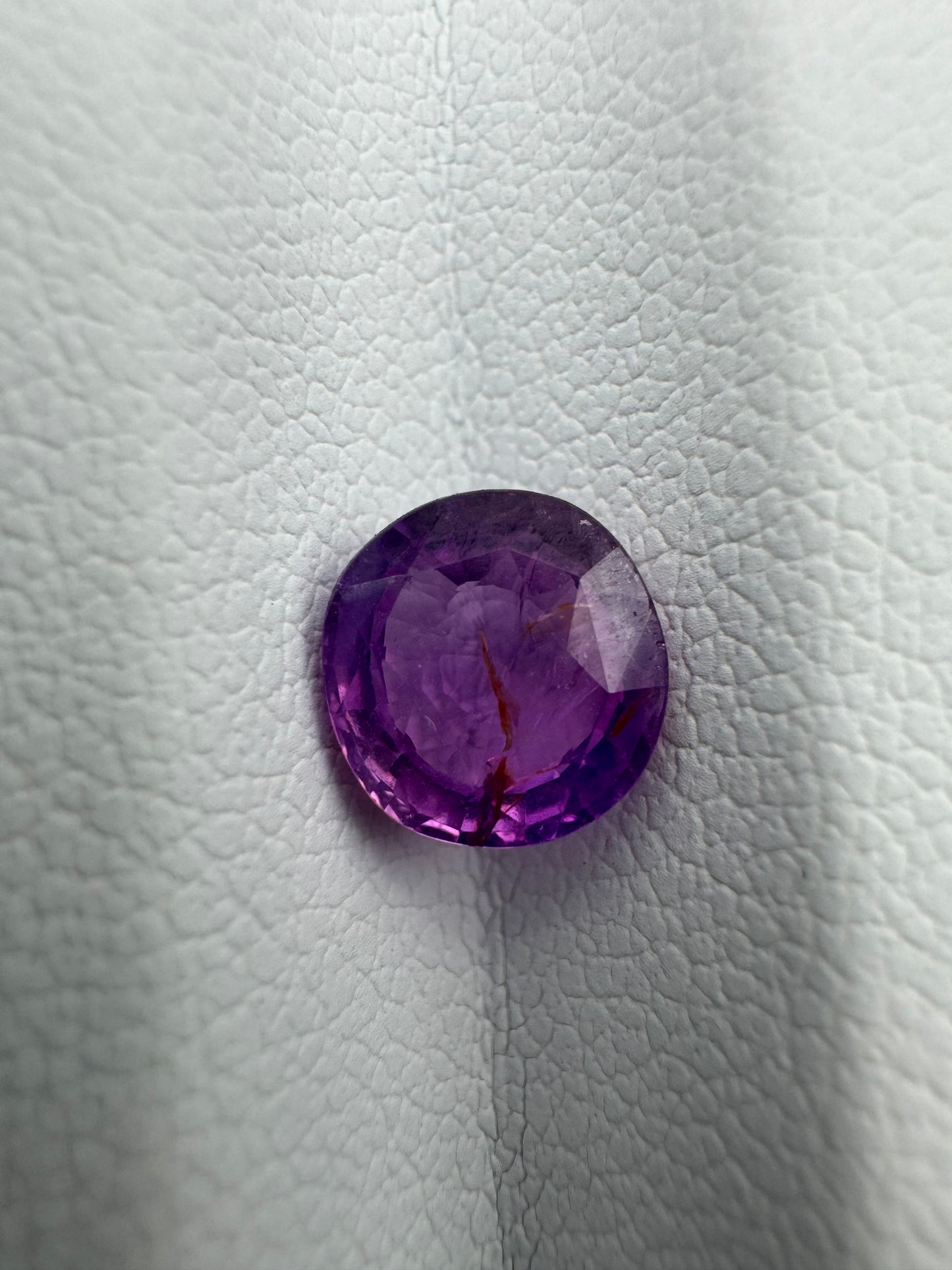 Vivid-Pink Saphir, 1.58 Karat, unbehandelt