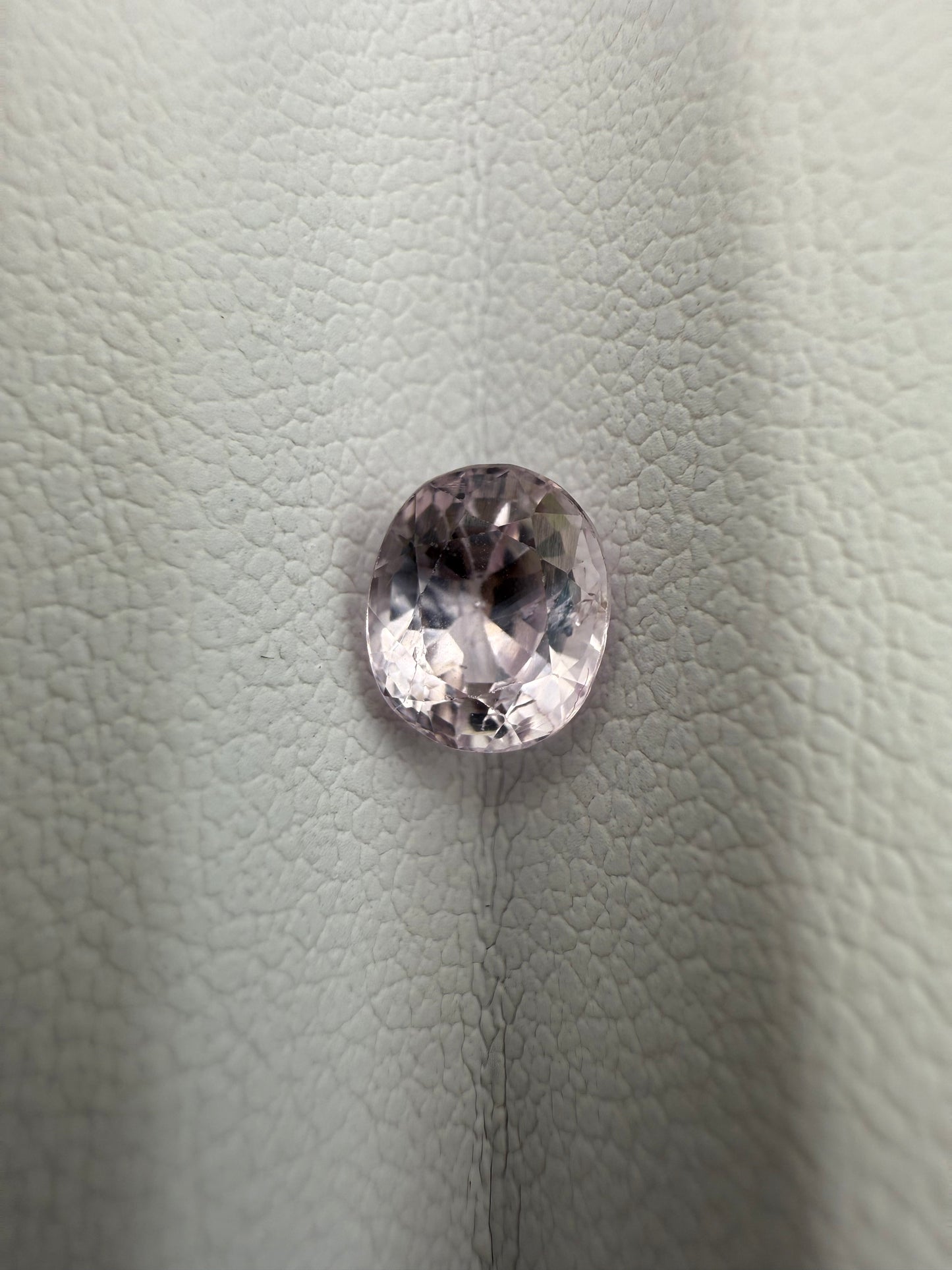pinker Spinell, 1.08 Karat, unbehandelt