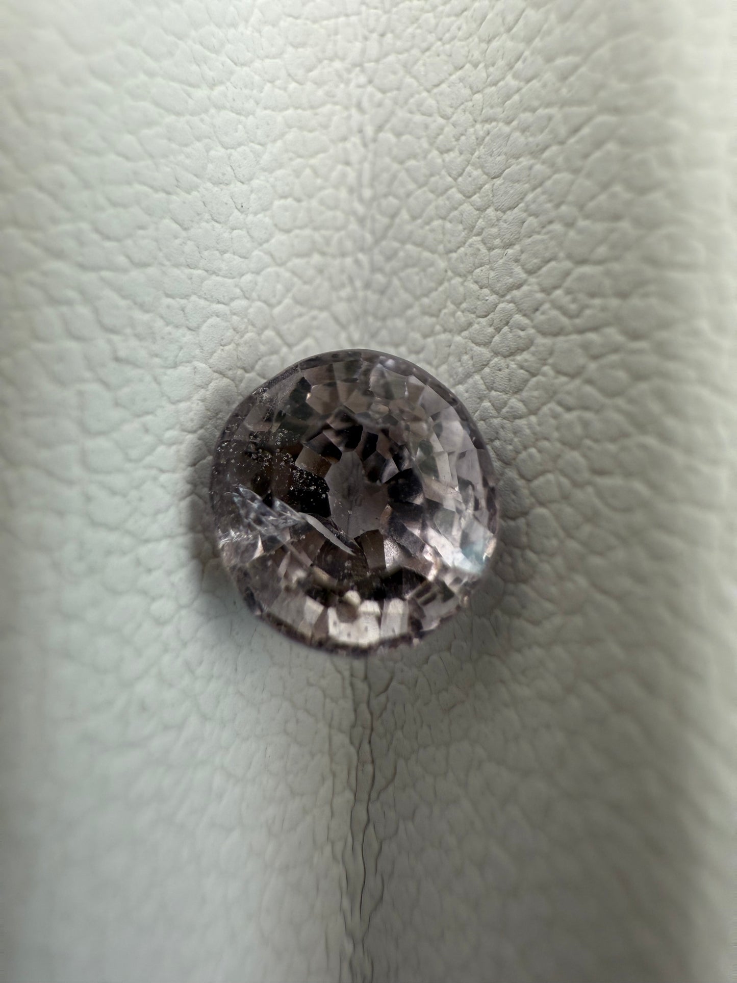 violetter Spinell, 1.24 Karat, unbehandelt