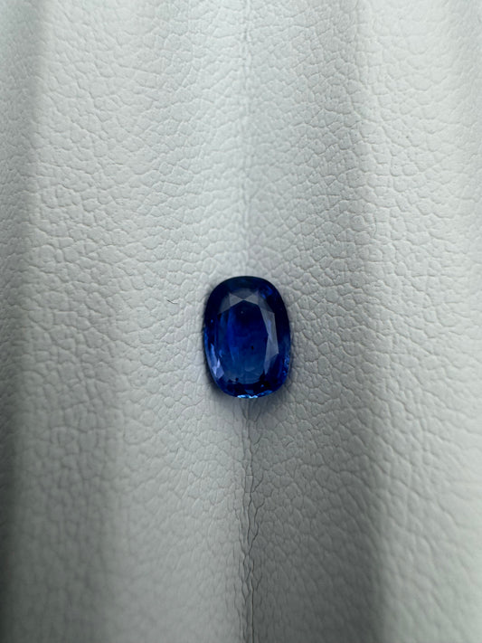 blauer Saphir, 0.75 Karat, unbehandelt