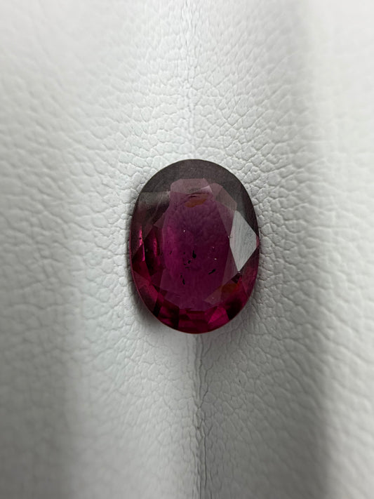 Granat, 2.10 Karat, unbehandelt