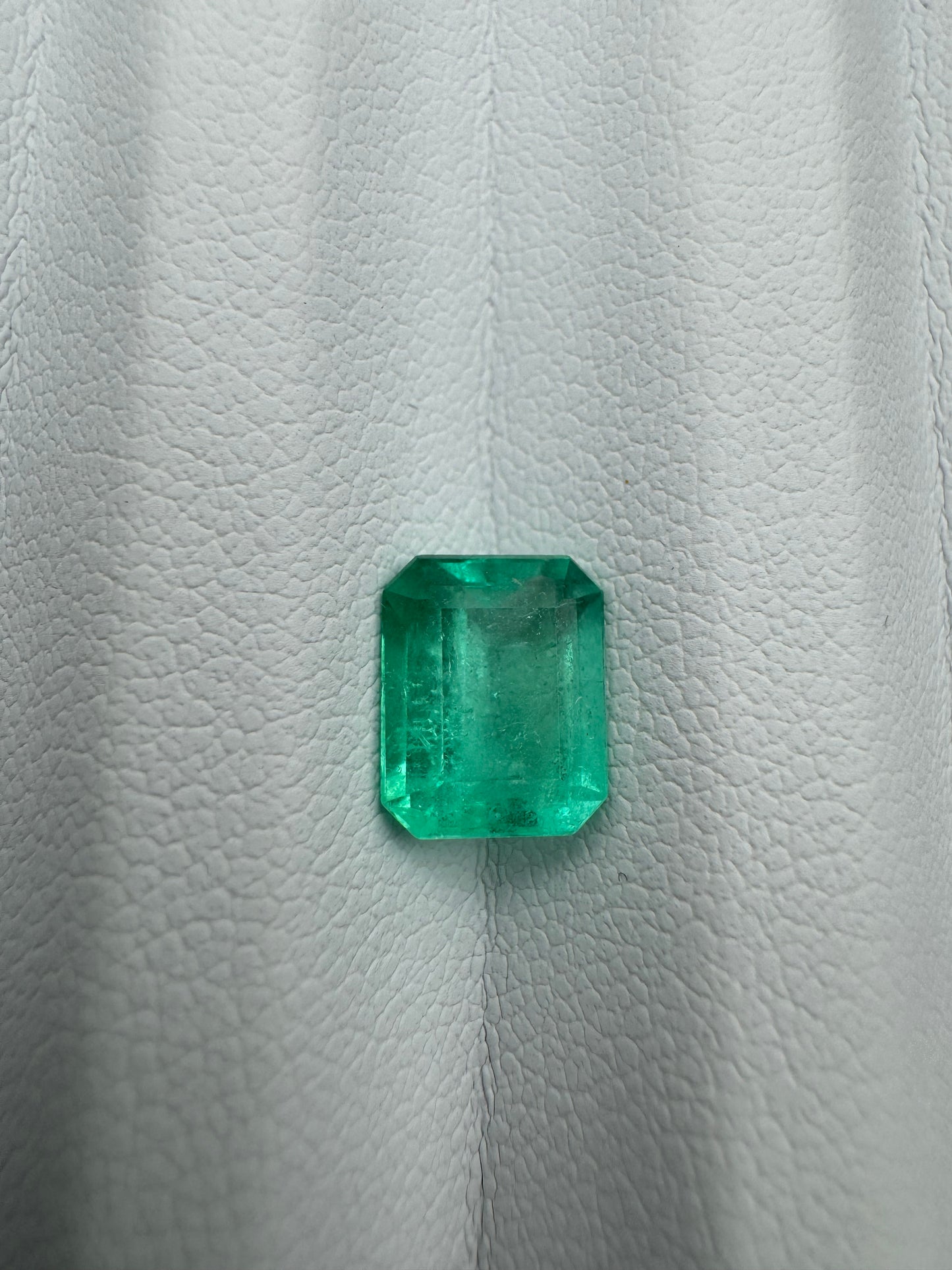 Kolumbianischer Smaragd, 1.72 Karat, Minor Oil