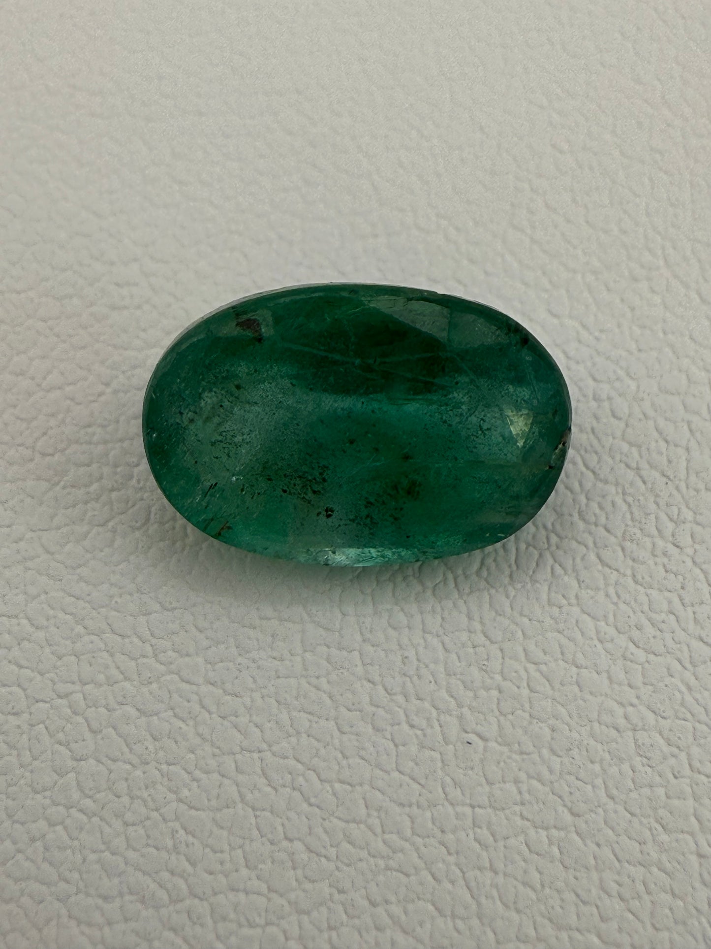 Sambischer Smaragd, 3.72 Karat, minor Oil