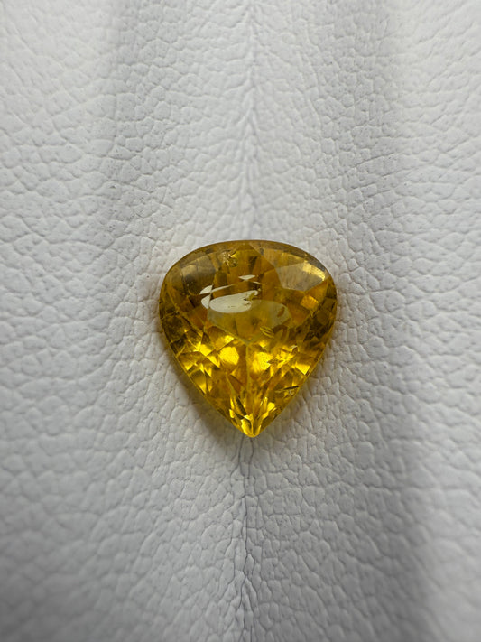Vivid-Yellow Saphir, 1.74 Karat, erhitzt