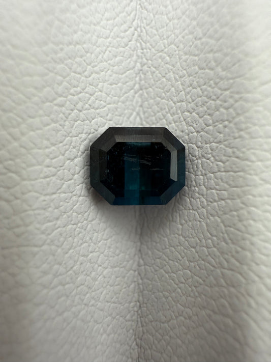 blauer Turmalin, 0.98 Karat, unbehandelt