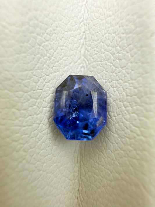 blauer Saphir, 1.22 Karat, erhitzt