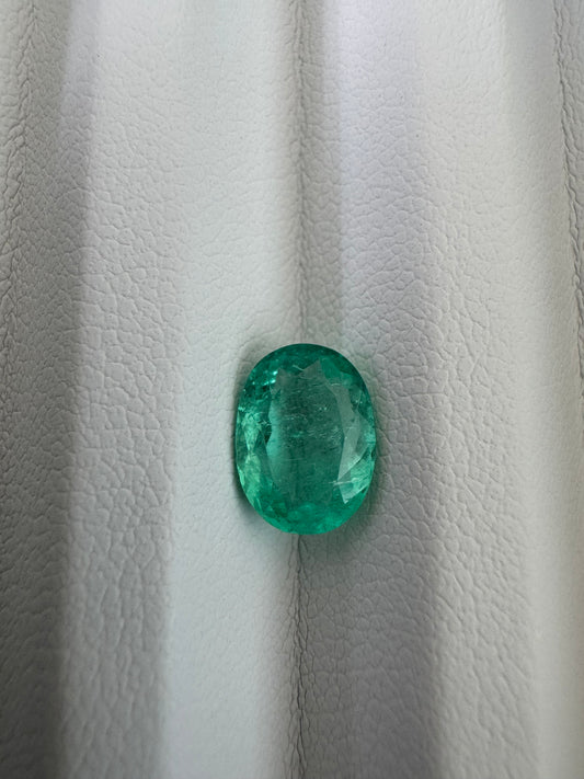 Kolumbianischer Smaragd, 1.59 Karat, Minor Oil