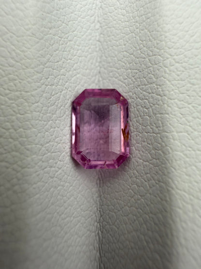 pinker Saphir, 1.35 Karat, unbehandelt