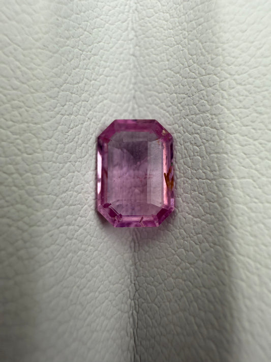pinker Saphir, 1.35 Karat, unbehandelt