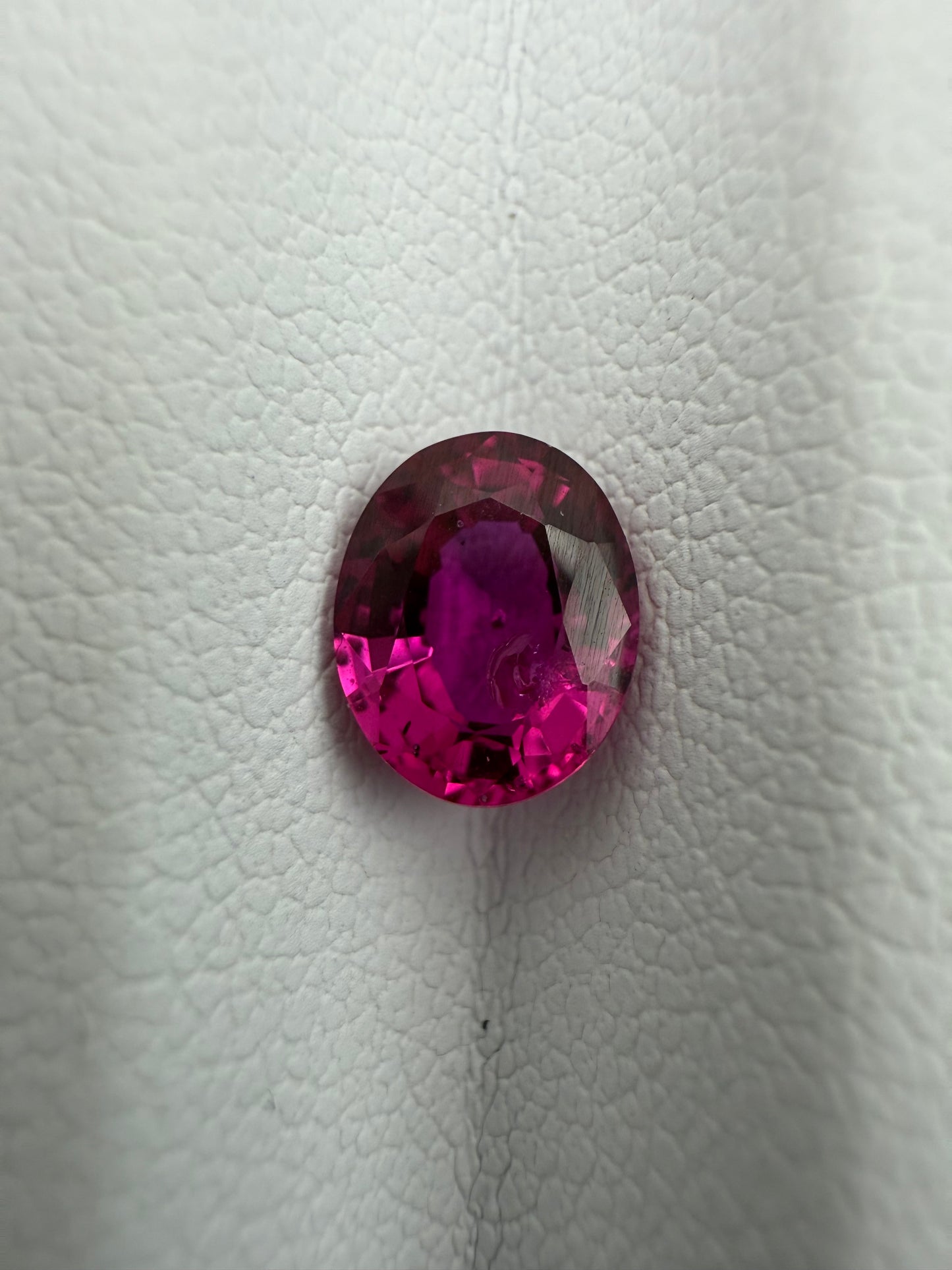 pink-roter Rubin, 1.30 Karat, unbehandelt
