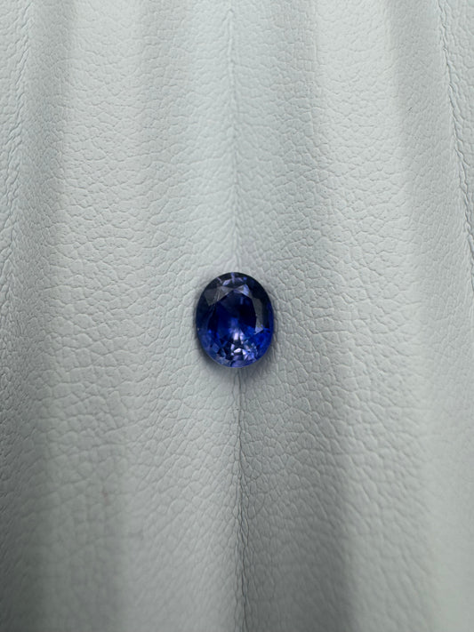 blauer Saphir, 0.78 Karat, erhitzt
