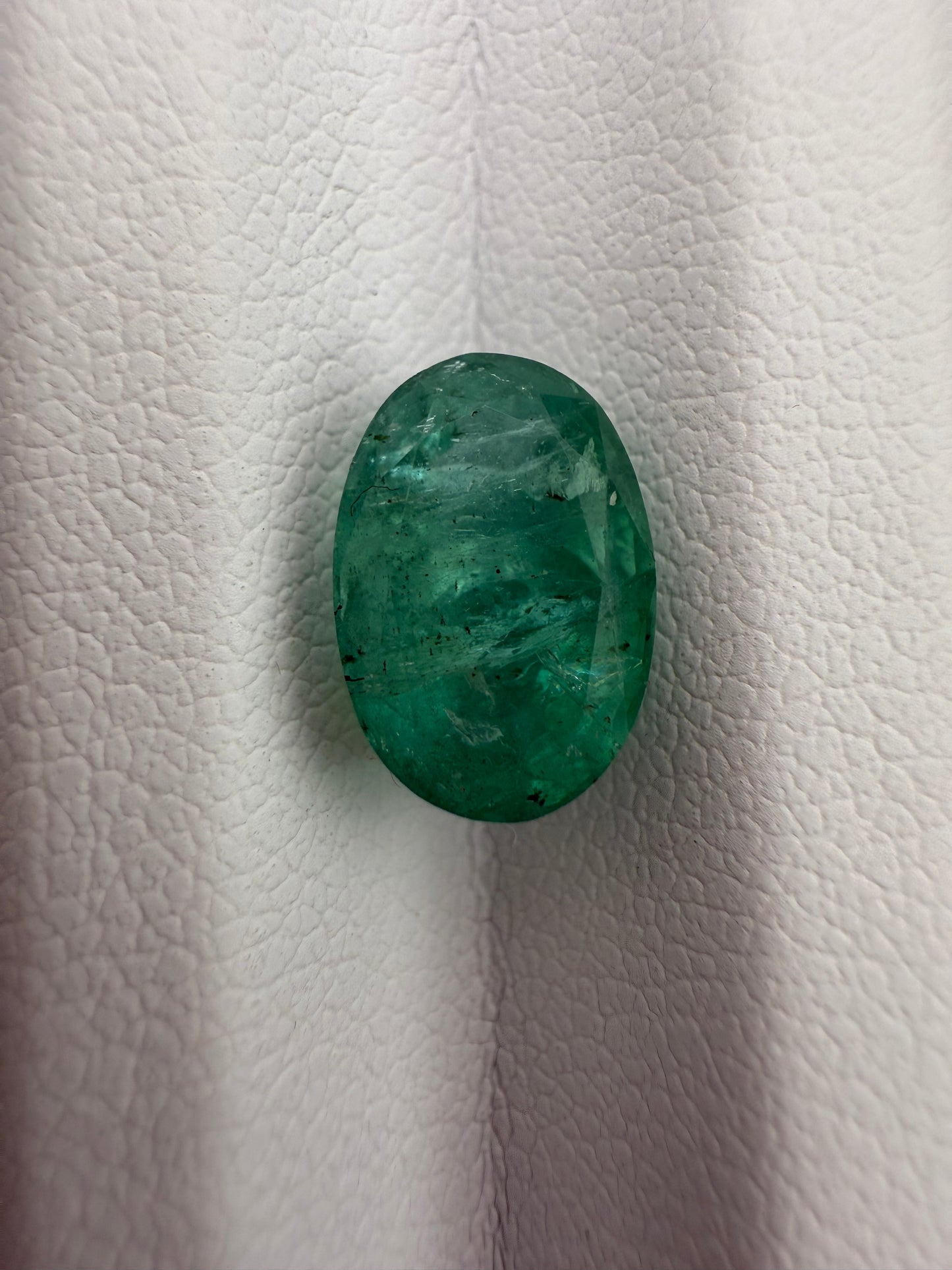 Sambischer Smaragd, 3.18 Karat, minor Oil
