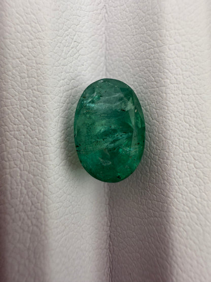 Sambischer Smaragd, 3.18 Karat, minor Oil