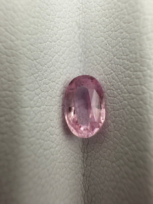 Padparadscha Saphir, 1.00 Karat, unbehandelt