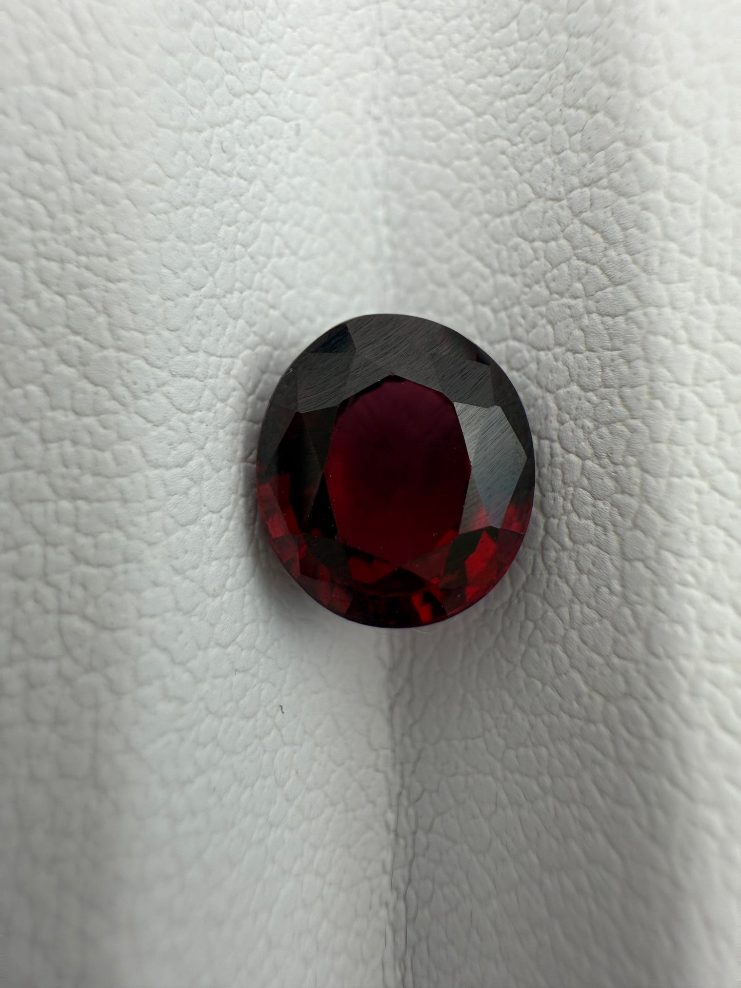 Granat, 2.23 Karat, unbehandelt