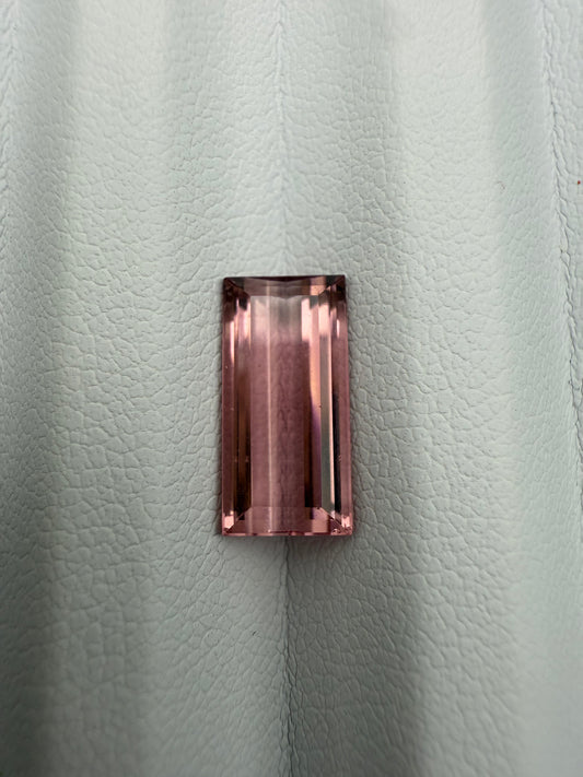 pinker Turmalin, 3.27 Karat, unbehandelt