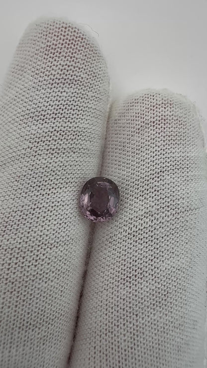 grau-pinker Spinell, 1.12 Karat, unbehandelt