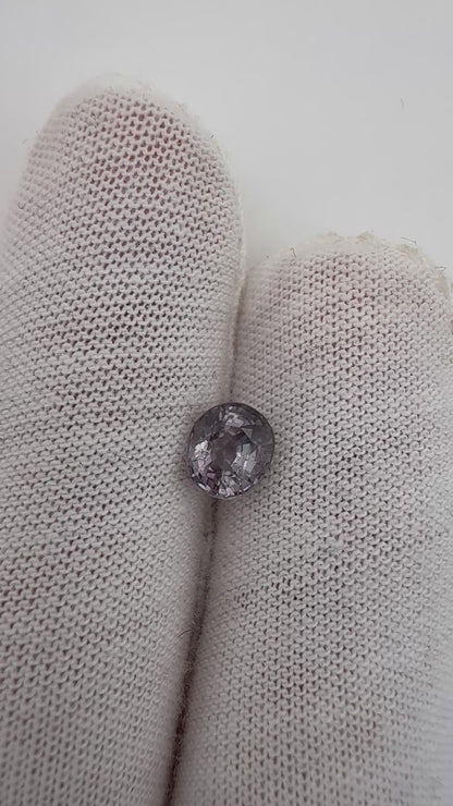grau-violetter Spinell, 1.14 Karat, unbehandelt