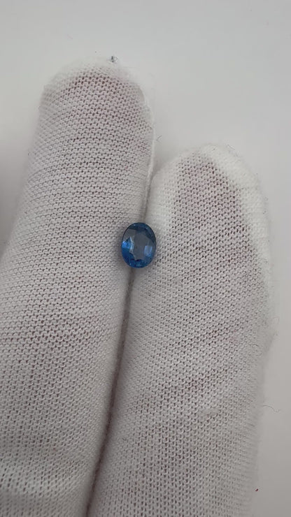 blauer Saphir, 0.76 Karat, unbehandelt
