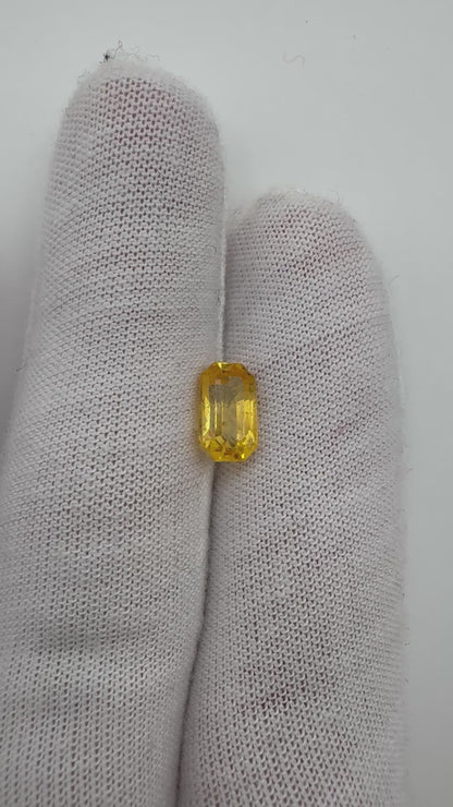 gelber Saphir, 2.26 Karat, erhitzt