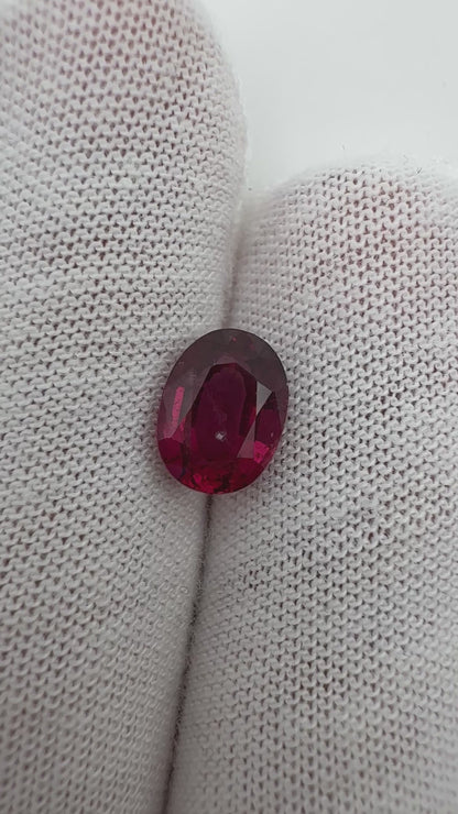 Granat, 2.26 Karat, unbehandelt