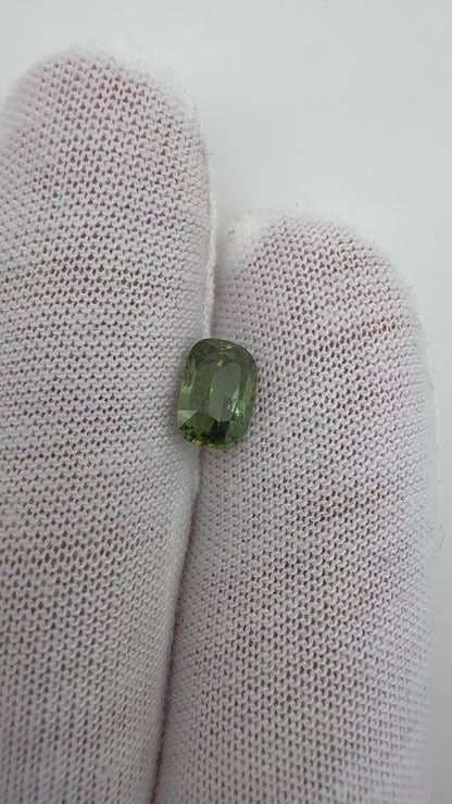 grüner Saphir, 1.54 Karat, unbehandelt