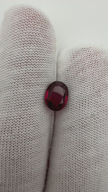 Granat, 2.01 Karat, unbehandelt